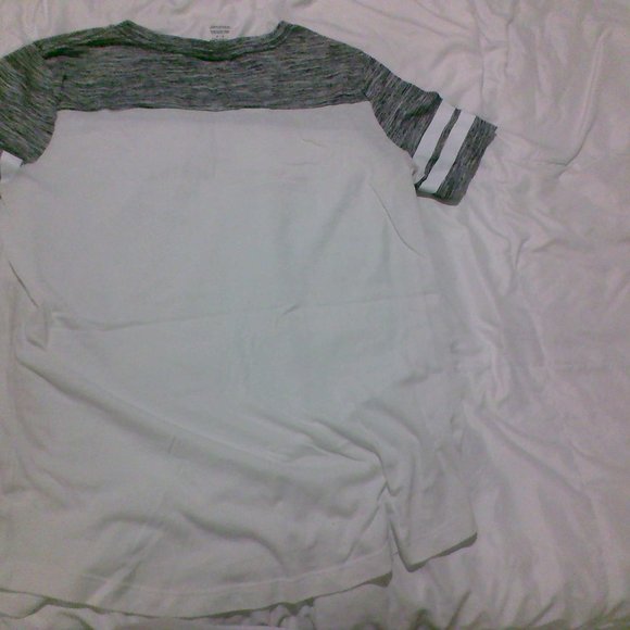 Victoria's Secret PINK Gray and White T-Shirt - Picture 2 of 4